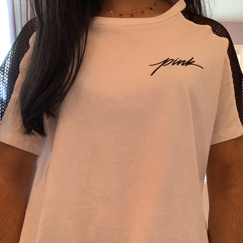 super cute white VS PINK t shirt